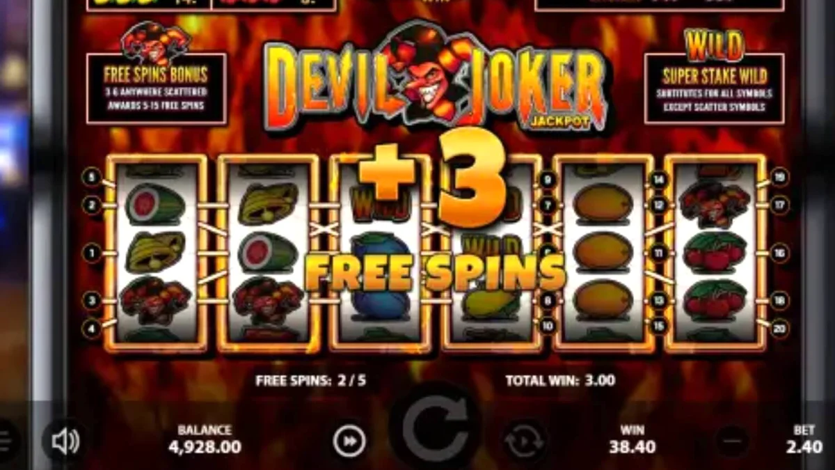 Ang visual na disenyo ng Devil Joker Jackpot slot na nagpapakita ng mga klasikong simbolo na may maapoy na tema.
